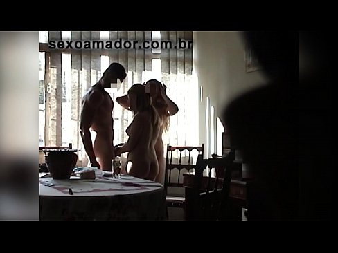 ❤️ Prietenii sexuali invită un bărbat uriaș și o partidă în trei cu el ❤❌  at ro.pornobot.ru ❌️