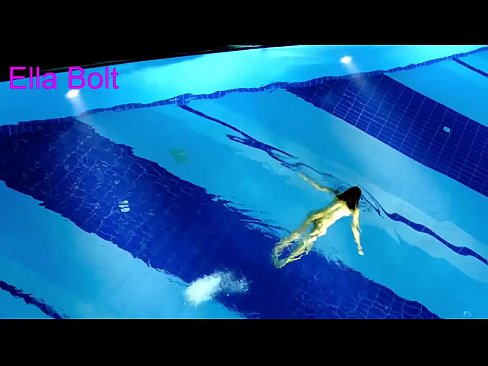 ❤️ Nu mă pot opri din privit, tânără blondă surprinsă înotând goală în piscina stațiunii ELLA BOLT ❤❌ at ro.pornobot.ru ❌️